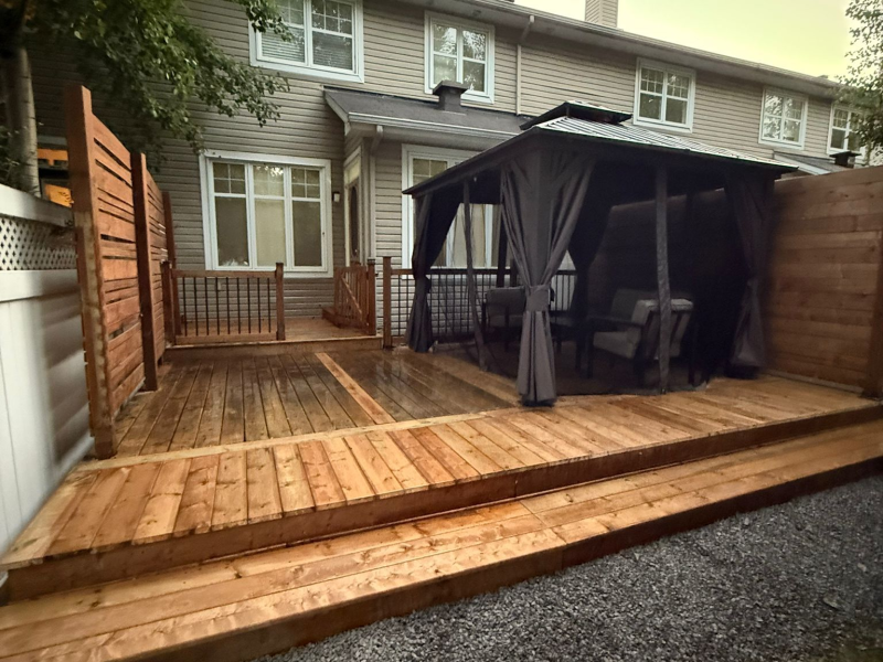 Finished exterior renovation by Mo Reno in Ottawa, featuring new siding, roofing, and enhanced curb appeal.